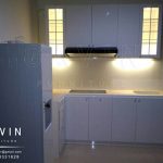 lemari dapur design klasik finishing duco semi klasik alur semi glossy Q2560