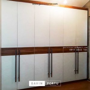 gambar lemari pakaian pintu swing design minimalis project di Pamulang id3427