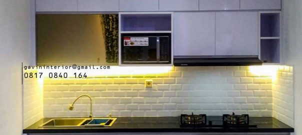 gambar kitchen set design bentuk i minimalis warna putih mengkilap di Kebon Jeruk id4278